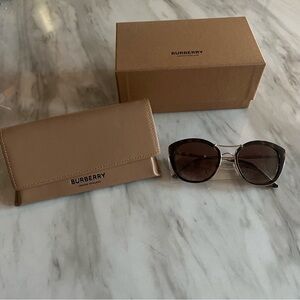 BURBERRY: Tortoise Sunglasses with Brown Lenses